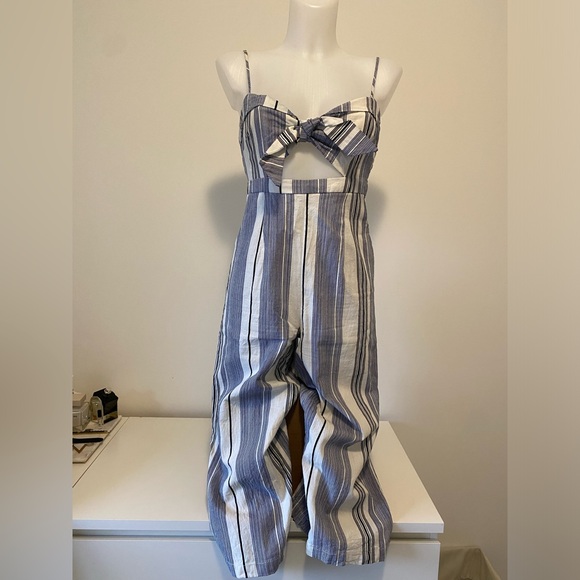 Forever 21 Nautical Jumper with cut out. Size small - Picture 1 of 8